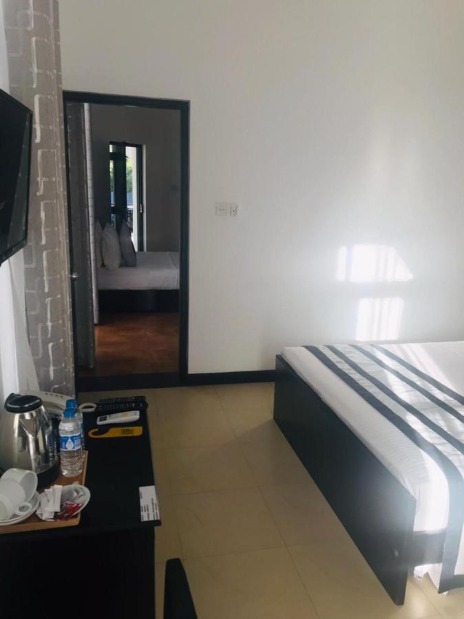 3R Resort Negombo Luaran gambar