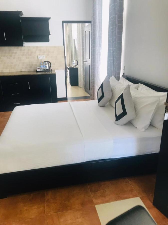3R Resort Negombo Luaran gambar