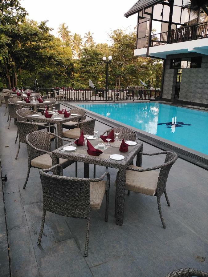 3R Resort Negombo Luaran gambar