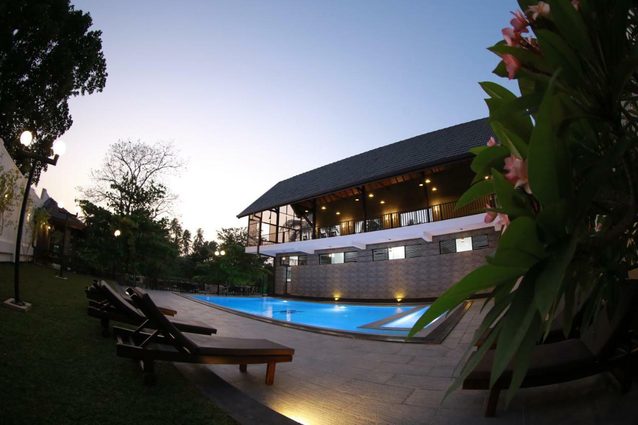 3R Resort Negombo Luaran gambar