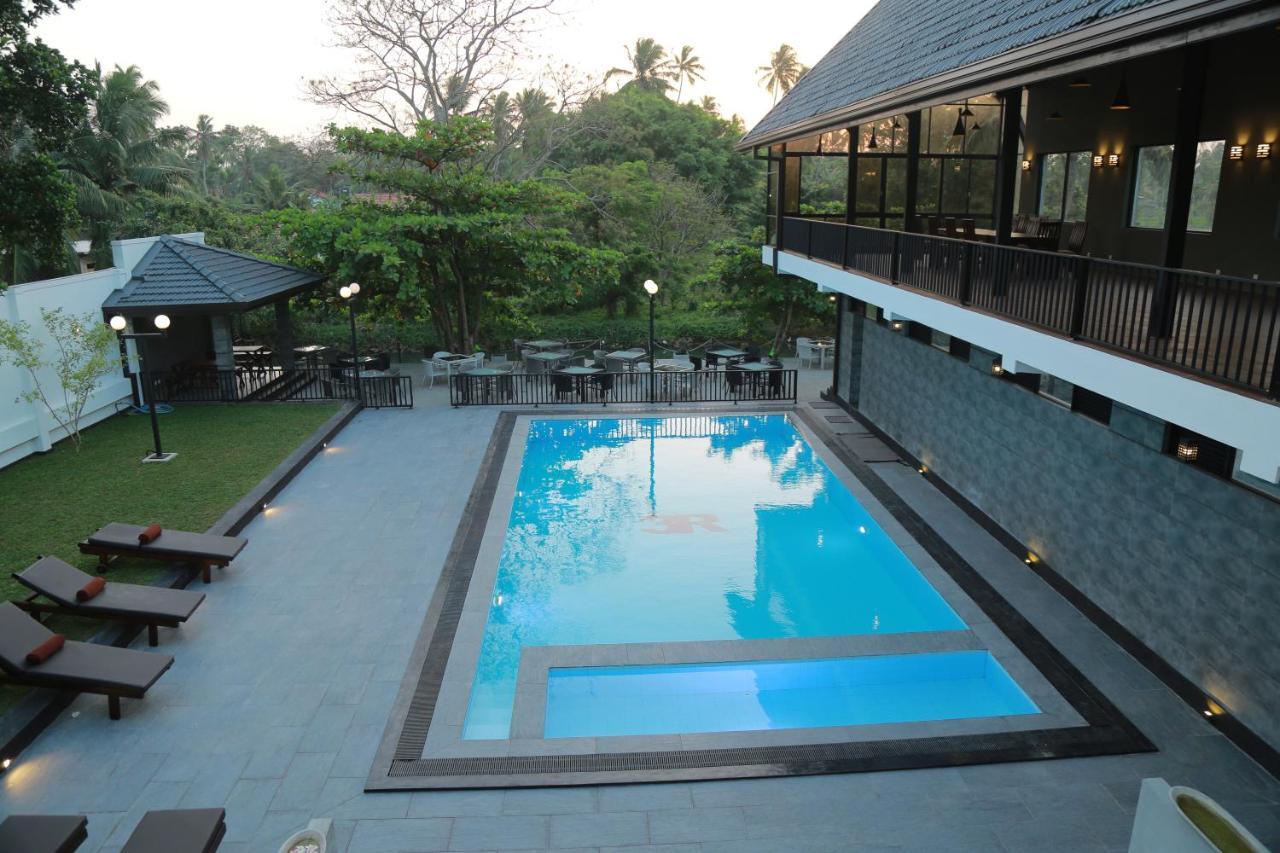 3R Resort Negombo Luaran gambar