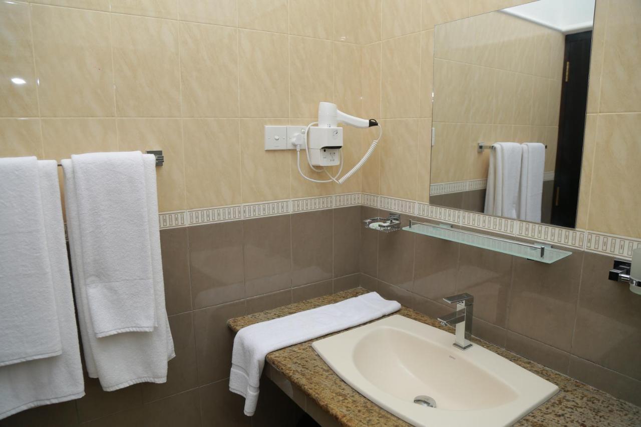3R Resort Negombo Luaran gambar